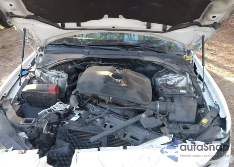 2017 Jaguar Xe 25T Premium из США, поврежденный, VIN SAJAD4BG4HA956891